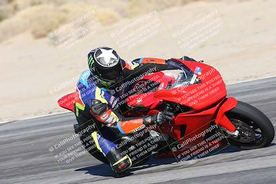 media/Dec-01-2025-Moto Forza (Mon) [[2daa91e15f]]/2-Intermediate Group/Session 4 Turn 9/